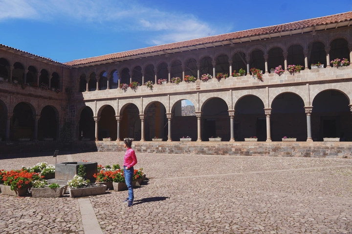 Claustro del Convento de Santo Domingo en Cusco